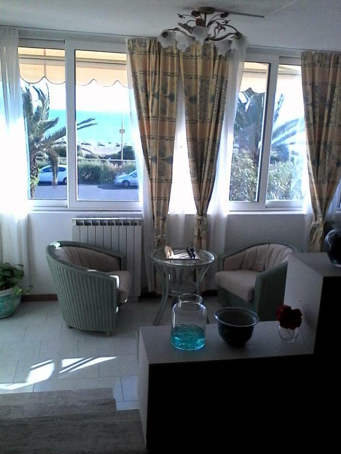 La Casa Del Mare Appartement Carrara Buitenkant foto